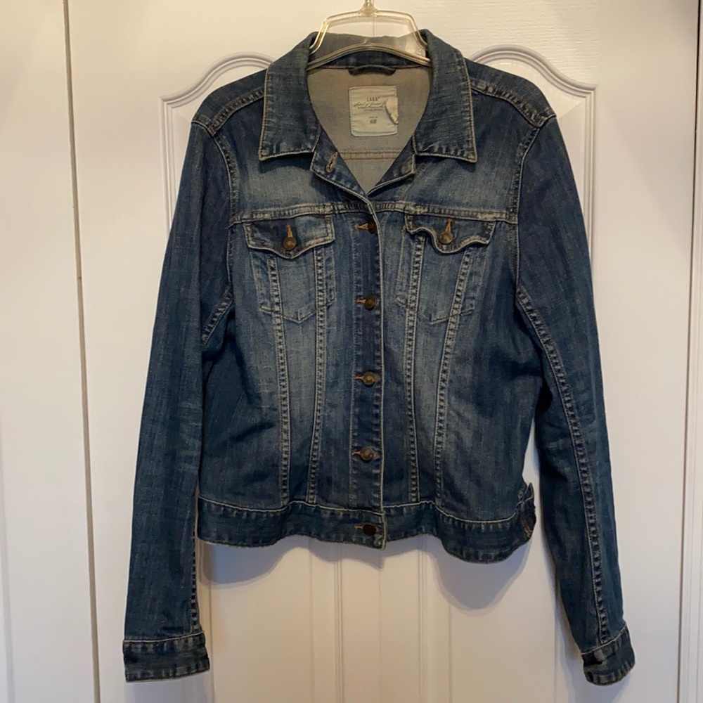 H&M ladies denim jacket. Size 16